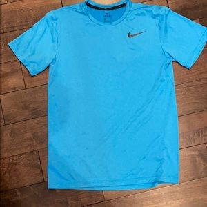 Nike men’s medium dri fit Tshirt